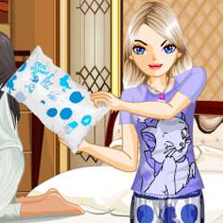 Pillow Fighting Dress Up Game